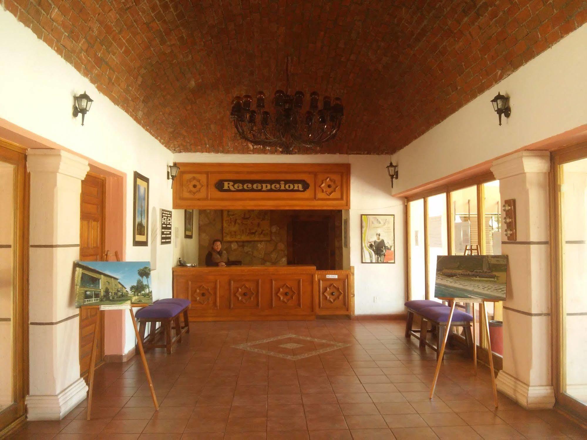 Hotel Mision Catavina エクステリア 写真